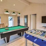 Six-bedroom In