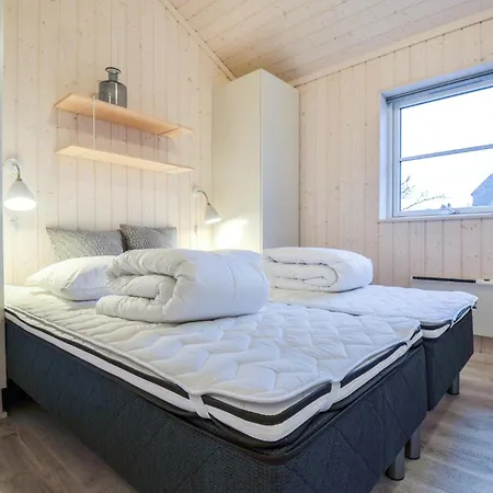 Six-bedroom In Feriehus Ebeltoft