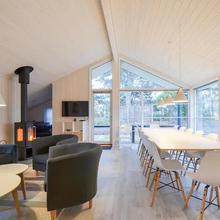 Six-bedroom In Ebeltoft