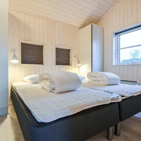 Six-bedroom In Ebeltoft